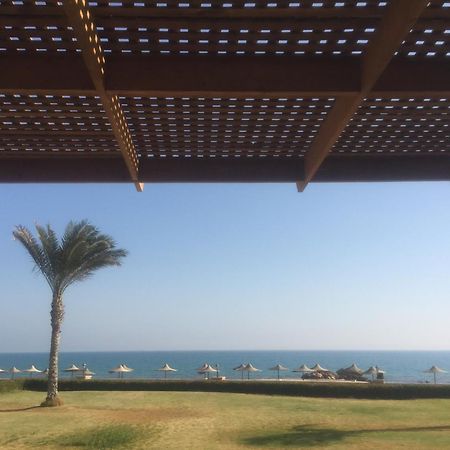 Beach Front Chalet Ain Sukhna Bagian luar foto