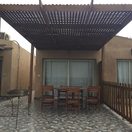Beach Front Chalet Ain Sukhna Bagian luar foto